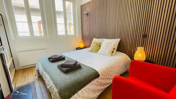1 chambre, bureau, Wi-Fi, draps fournis
