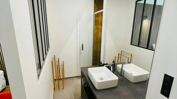 Hair dryer, towels
