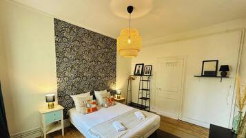 1 chambre, fer et planche à repasser, accès Internet, draps fournis