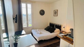 1 dormitorio, escritorio, wifi y ropa de cama
