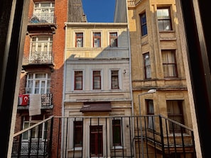 Superior Triple Room | Terrace/patio - Galata Calm Tale Hotel (Istanbul)