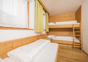 2 dormitorios, tabla de planchar con plancha, wifi y ropa de cama