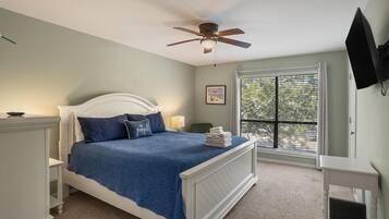 1 Schlafzimmer, individuell dekoriert, individuell eingerichtet