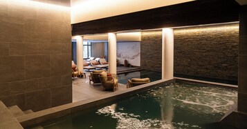 Indoor pool, pool loungers
