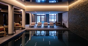 Innenpool, Liegestühle