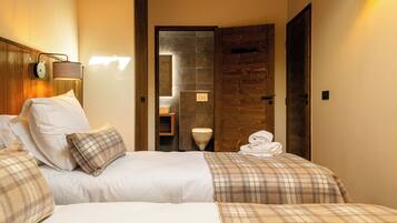 3 bedrooms, cots/infant beds, free WiFi, bed sheets