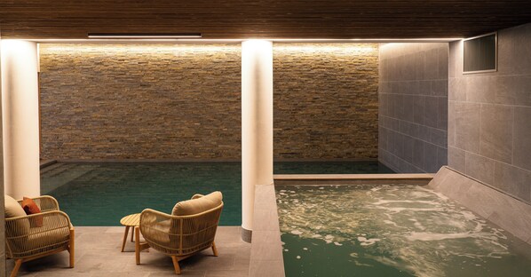 SisÀuima-allas, aurinkotuoleja