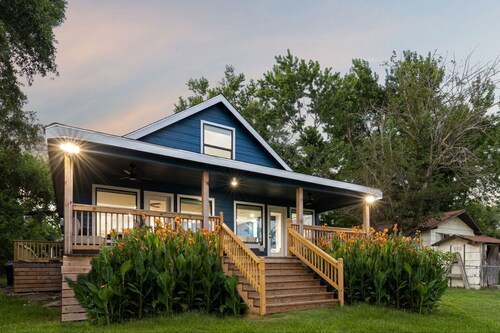 New Lakefront House on Calm Cove- Big Groups & Families + Kayaks & SUPs 🐶☀️
