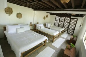 3 bedrooms, desk, iron/ironing board, WiFi