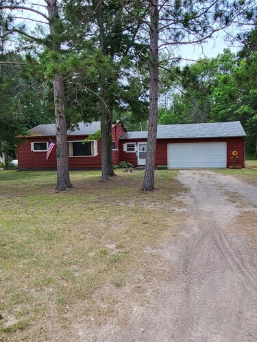 Beautiful Cabin near the AuSable River/Kayaks Included