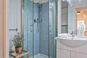 Apartamento | Ducha del cuarto de baño