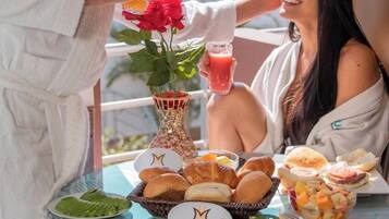 Desk, laptop workspace, free WiFi