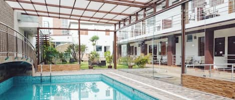 Piscine couverte