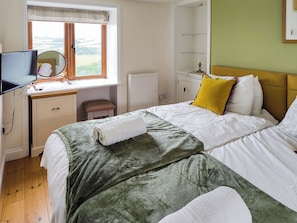 2 bedrooms, WiFi (free), bed sheets