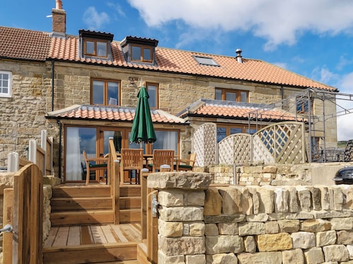 2 bedroom accommodation in Grinkle, near Staithes