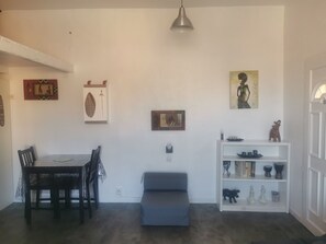 Interior - 1 Bedroom Apartment in Marseille (Marseille)