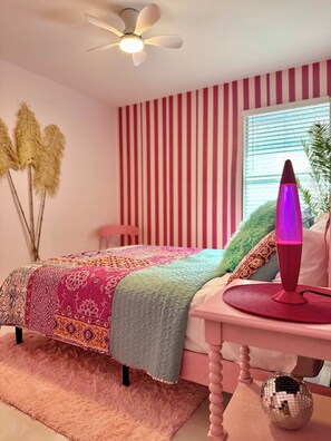 4 makuuhuonetta, vauvan matkasänky, Wi-Fi, vuodevaatteet