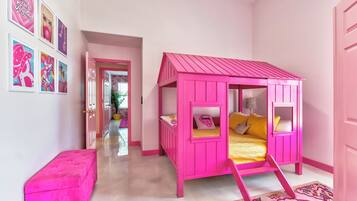 4 bedrooms, travel crib, WiFi, bed sheets