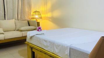 1 chambre, fer et planche Ă repasser, draps fournis