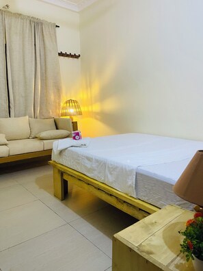 1 bedroom, iron/ironing board, bed sheets - A cozy & serene stay in Cotonou, Benin. Close proximity to alot of places.  (Cotonou)