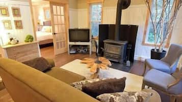 2 sovrum, strykjÀrn/strykbrÀda och sÀngklÀder