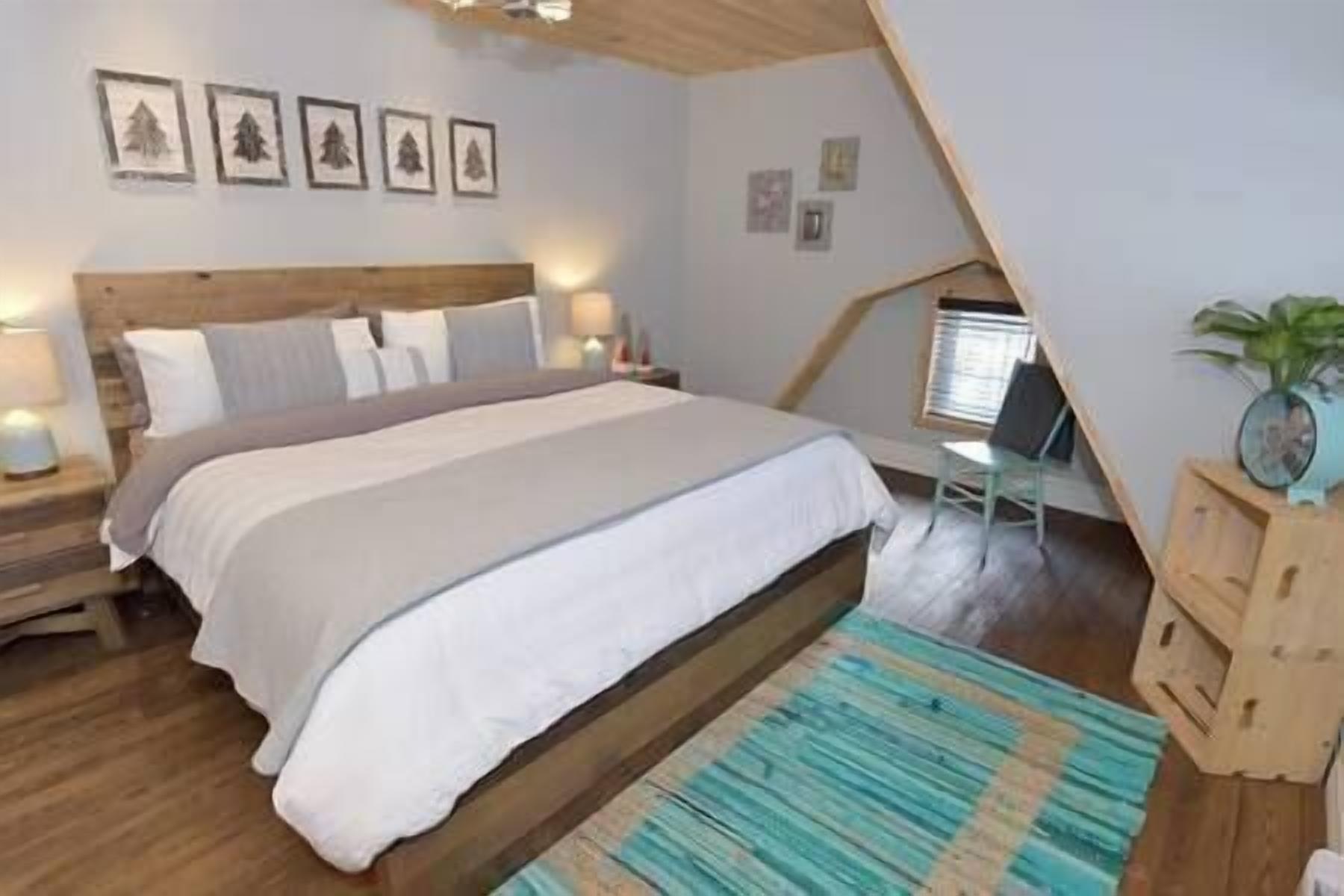 4 bedrooms, iron/ironing board, bed sheets