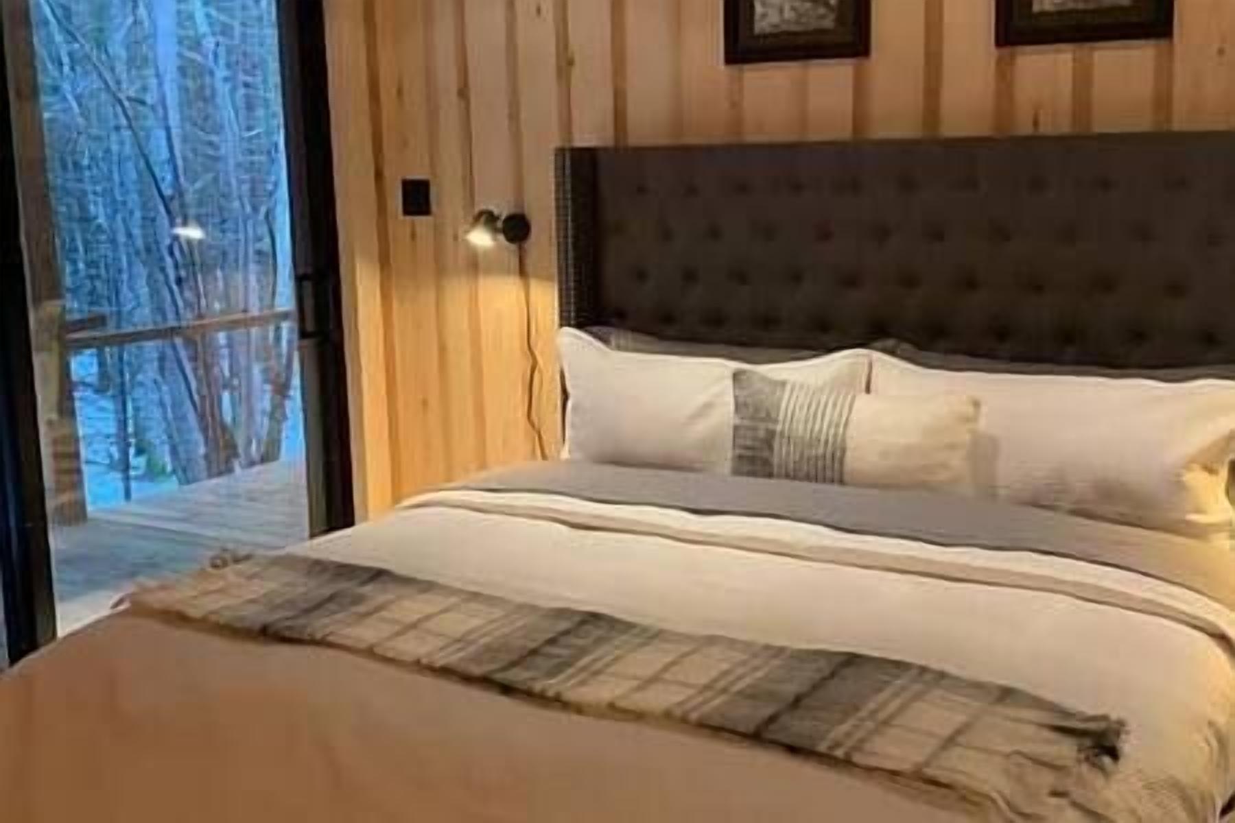 4 chambres, fer et planche à repasser, draps fournis