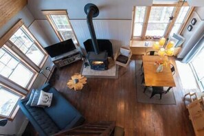 TV, DVD player - Charlevoix - Chalet Le St-germain (Saint-Aimé-des-Lacs)