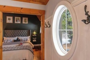 2 bedrooms, iron/ironing board, bed sheets - Charlevoix - Chalet Le St-germain (Saint-Aimé-des-Lacs)