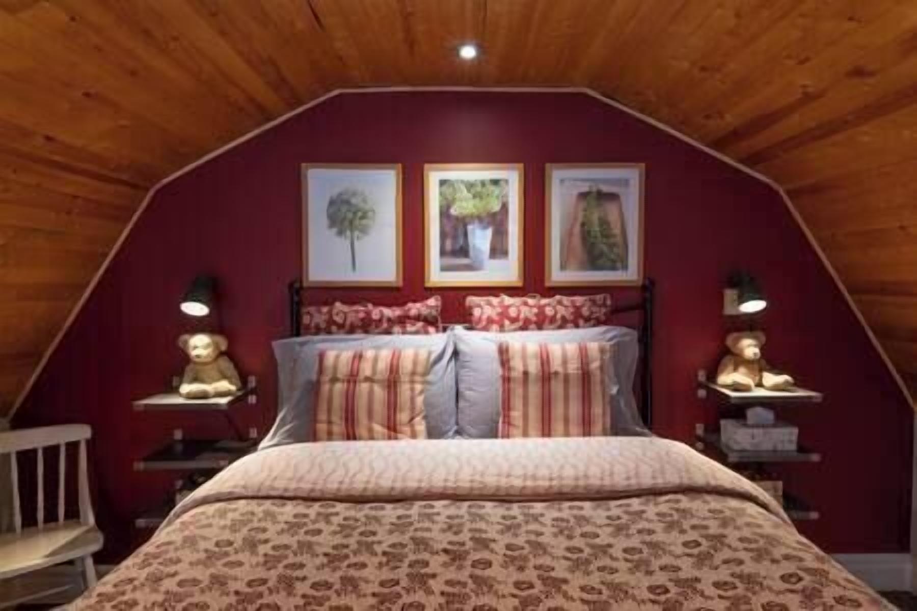 2 bedrooms, iron/ironing board, bed sheets