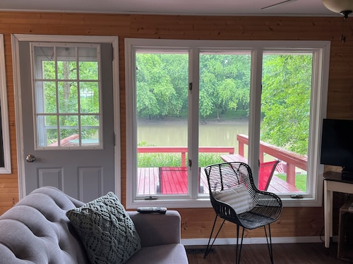  Little River House on Henry, on the serene banks of  the Iroquois River