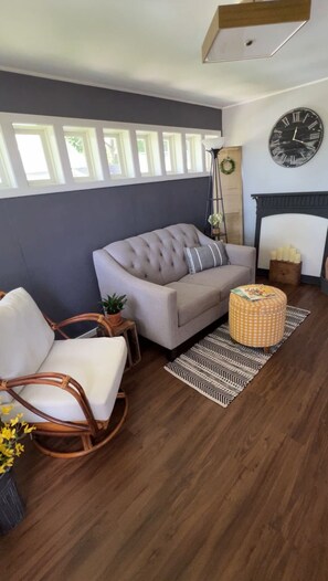 Älytelevisio, kirjoja, stereot