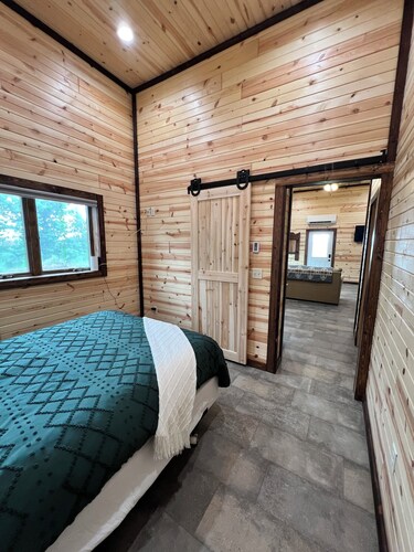 Farm Stay Close to I-90 and Sioux Falls. Hunting dogs allowed for extra fee