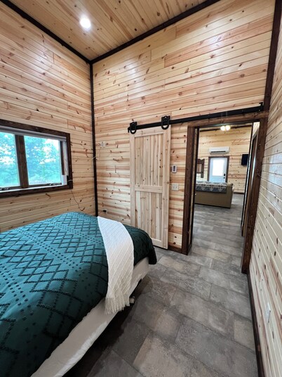 Farm Stay Close to I-90 and Sioux Falls. Hunting dogs allowed for extra fee