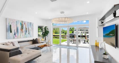Amazing 7 BR Villa With Heated Pool Near the Beach