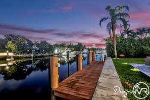 Casa (Multiple Bedrooms) | Parte interna