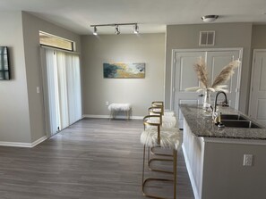 Interior - Houston's Poolside Haven (Houston)