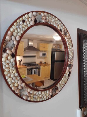 Fridge, microwave, oven, dishwasher - Villa Vaiava pk17.900 Punaauia (Tahiti)