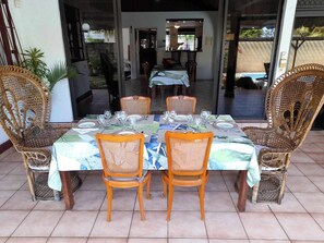 Outdoor dining