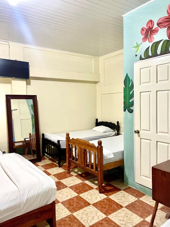 Comfort Room, Multiple Beds