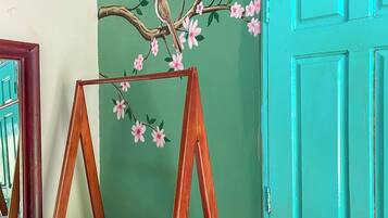 Comfort Triple Room, Mountain View | 1 bilik tidur, peralatan tempat tidur premium, katil Select Comfort