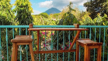 Kolmen hengen comfort-huone, vuoristonäköala | Terassi/patio