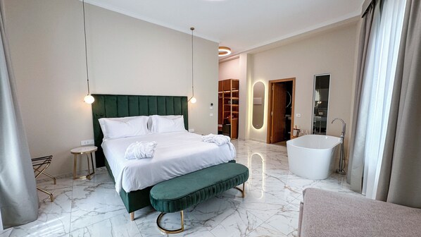 Suite Deluks | 1 kamar tidur, seprai Frette Italia, dan seprai premium