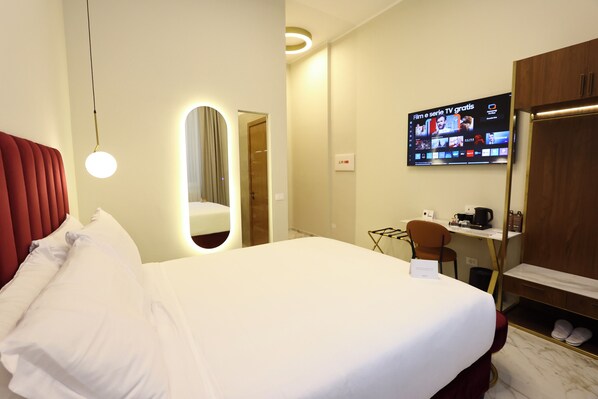 ห้องดีลักซ์, วิวเมือง | 1 ห้องนอน, ผ้าปูที่นอน Frette จากอิตาลี, เครื่องนอนระดับพรีเมียม