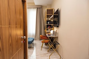 Deluxe Room, City View | 1 bedroom, Frette Italian sheets, premium bedding, Select Comfort beds