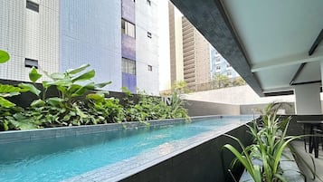 Executive Apartment | Pool