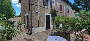 Outdoor dining - STUDIO 40 M2 SALIN DE GIRAUD EN CAMARGUE (Arles)