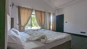 3 soverom, strykejern/-brett, wi-fi og sengetøy