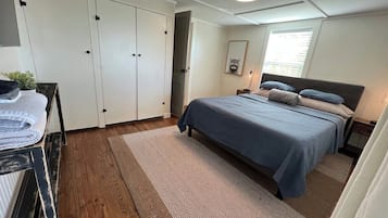 1 slaapkamer, een strijkplank/strijkijzer, gratis wifi, beddengoed