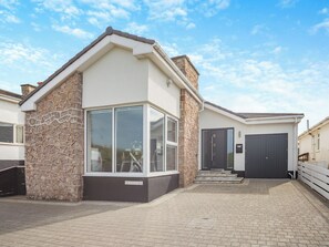 Exterior - 4 bedroom accommodation in Trearddur Bay (Trearddur Bay)